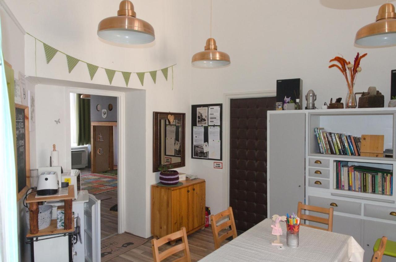 Green Dot Home Сомбатхей Экстерьер фото