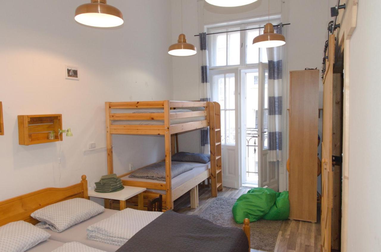 Green Dot Home Сомбатхей Экстерьер фото