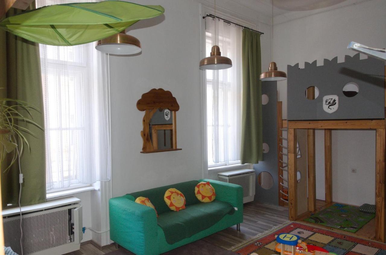Green Dot Home Сомбатхей Экстерьер фото